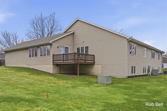 4232 Redbush Drive, Grandville, MI 49418