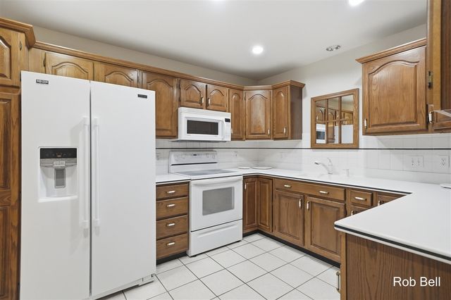 4232 Redbush Drive, Grandville, MI 49418