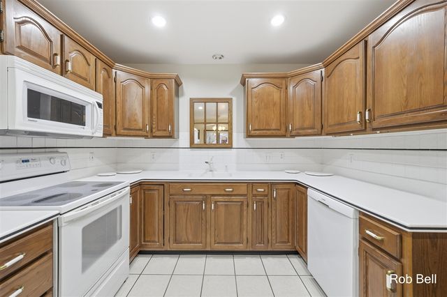 4232 Redbush Drive, Grandville, MI 49418