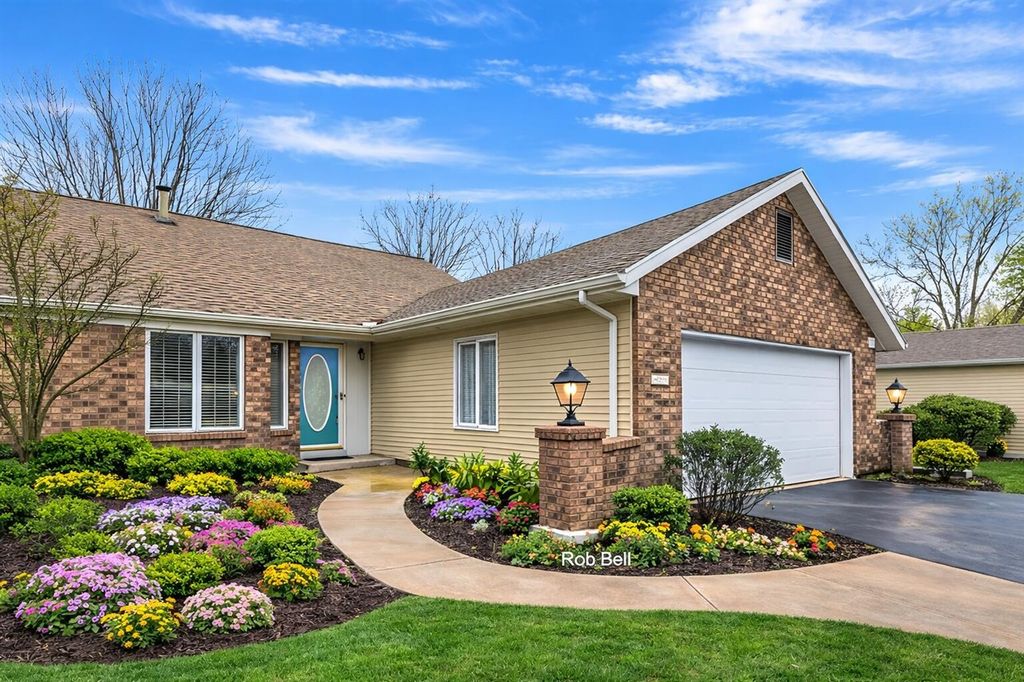 4232 Redbush Drive, Grandville, MI 49418