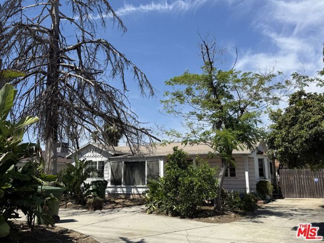 11229 Saticoy Street, Sun Valley (los Angeles), CA 91352