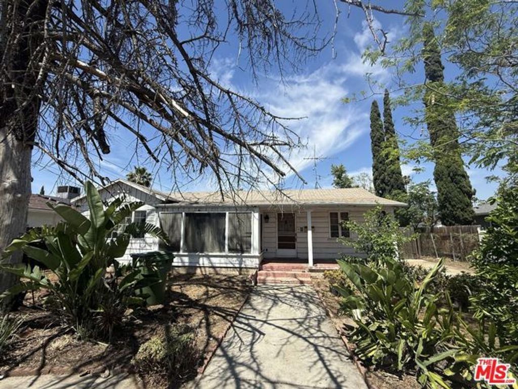 11229 Saticoy Street, Sun Valley (los Angeles), CA 91352
