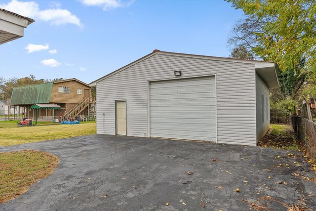 599 Steele Road, Rossville, GA 30741