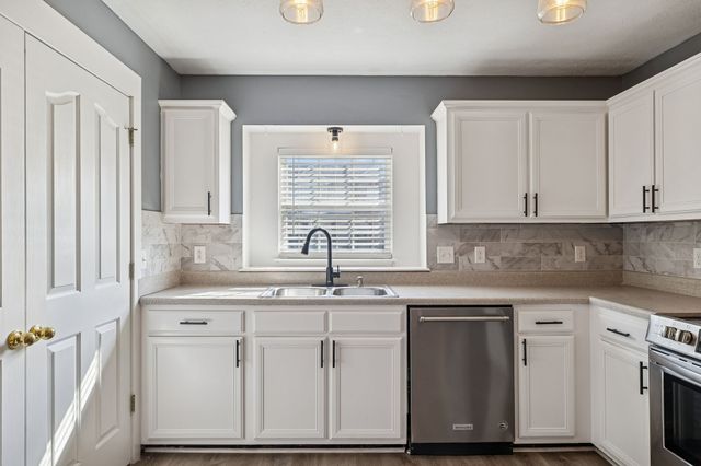 306 Arapaho Dr, Murfreesboro, TN 37128