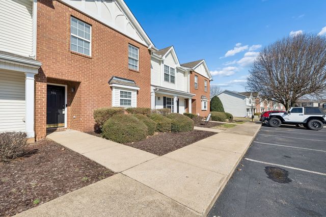 306 Arapaho Dr, Murfreesboro, TN 37128