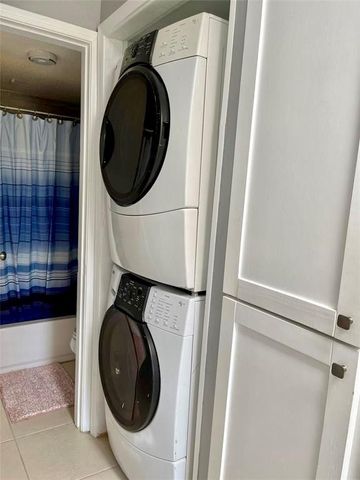 2750 Holly Hall Street 707, Houston, TX 77054