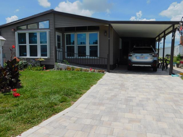527 Tropical Isles Circle F-30, Fort Pierce, FL 34982