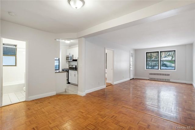 140 E Hartsdale Avenue 1F, Hartsdale, NY 10530