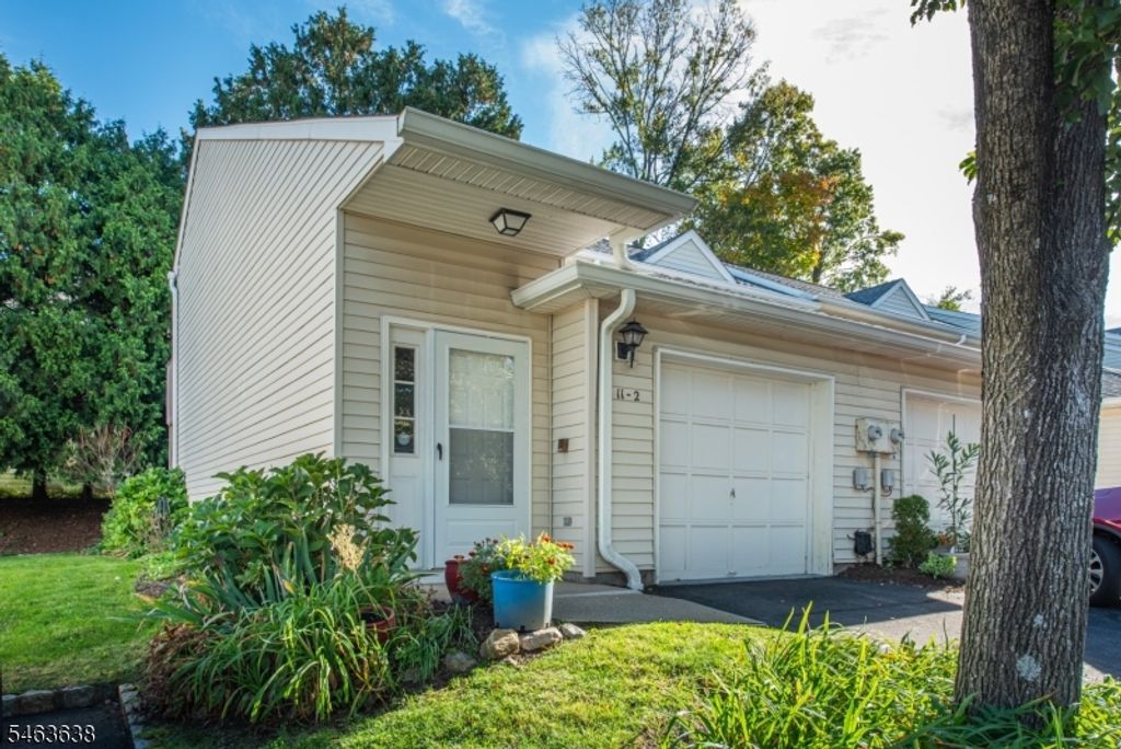 11 Dara Dr 2, East Hanover Twp., NJ 07936 — exterior