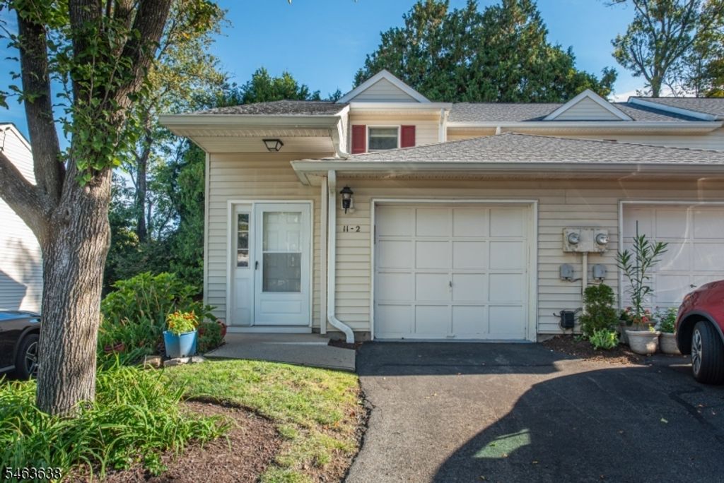 11 Dara Dr 2, East Hanover Twp., NJ 07936 — photo 2