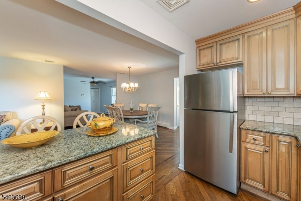 11 Dara Dr 2, East Hanover Twp., NJ 07936 — photo 3