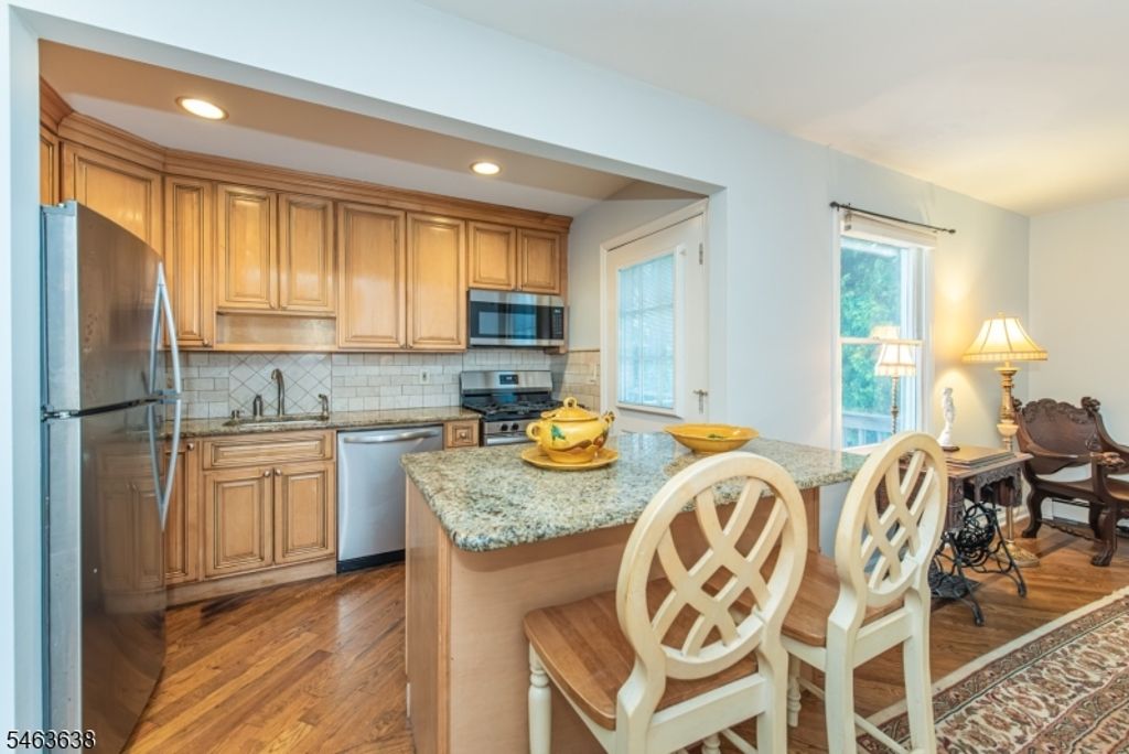 11 Dara Dr 2, East Hanover Twp., NJ 07936 — photo 4