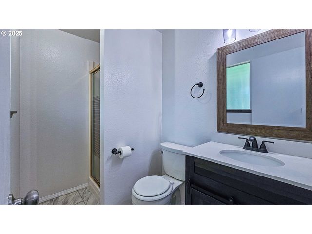 120 W Wilson, Carlton, OR 97111