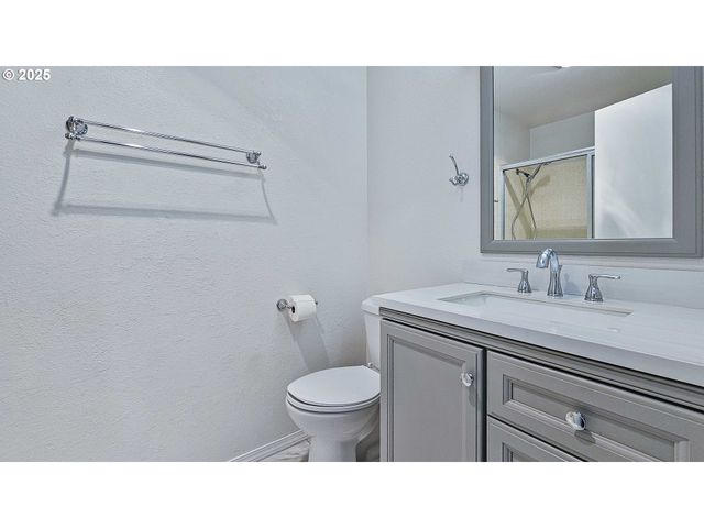 120 W Wilson, Carlton, OR 97111