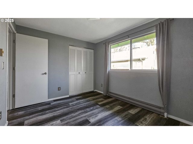 120 W Wilson, Carlton, OR 97111