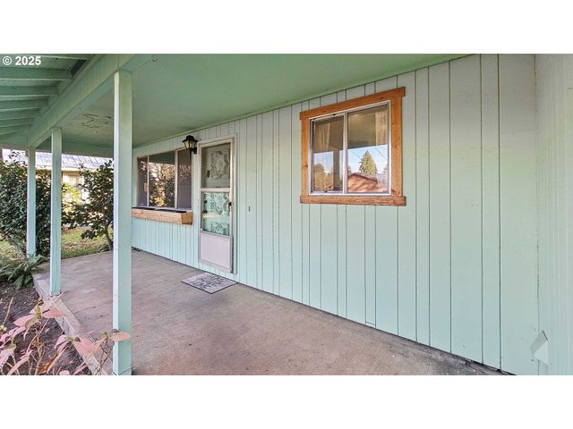 120 W Wilson, Carlton, OR 97111