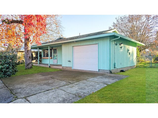 120 W Wilson, Carlton, OR 97111