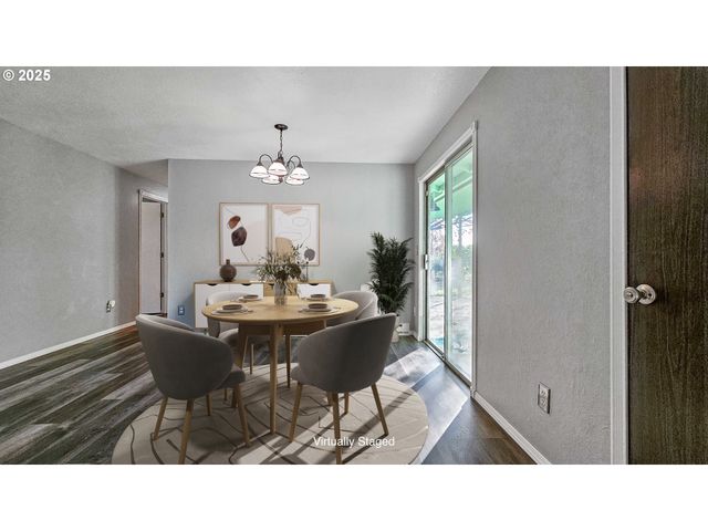 120 W Wilson, Carlton, OR 97111