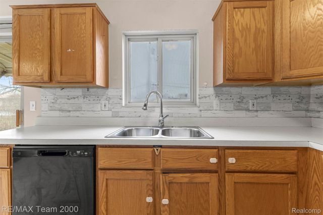 2714 Hallman Avenue, Waterford Charter Township, MI 48328