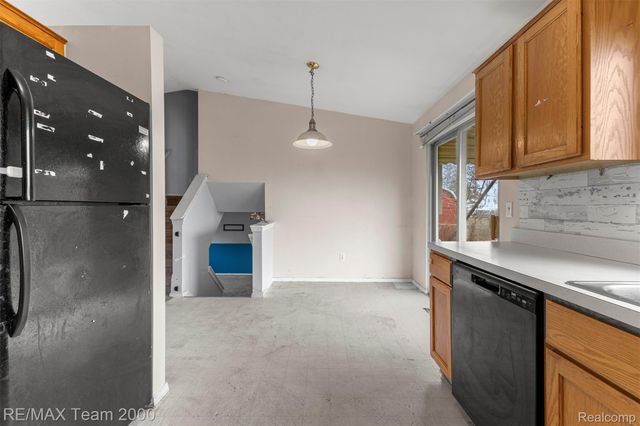 2714 Hallman Avenue, Waterford Charter Township, MI 48328