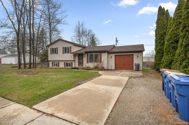 2714 Hallman Avenue, Waterford Charter Township, MI 48328