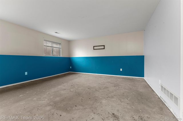 2714 Hallman Avenue, Waterford Charter Township, MI 48328