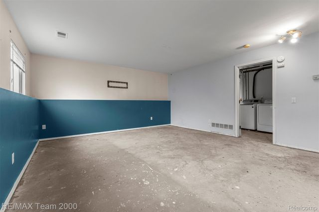 2714 Hallman Avenue, Waterford Charter Township, MI 48328