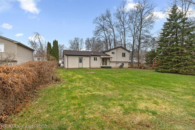 2714 Hallman Avenue, Waterford Charter Township, MI 48328