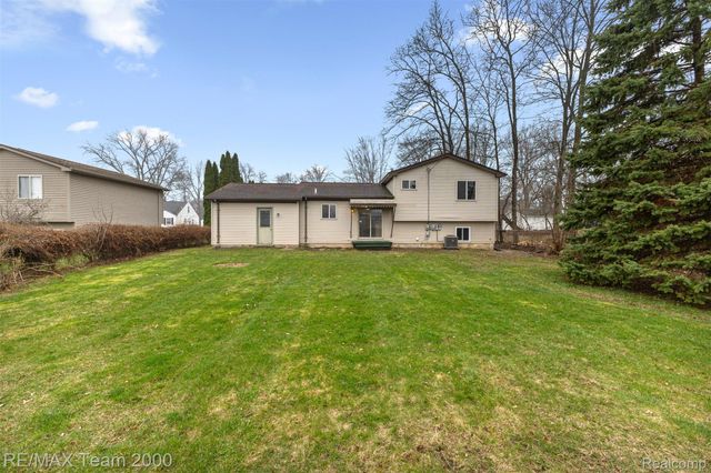 2714 Hallman Avenue, Waterford Charter Township, MI 48328