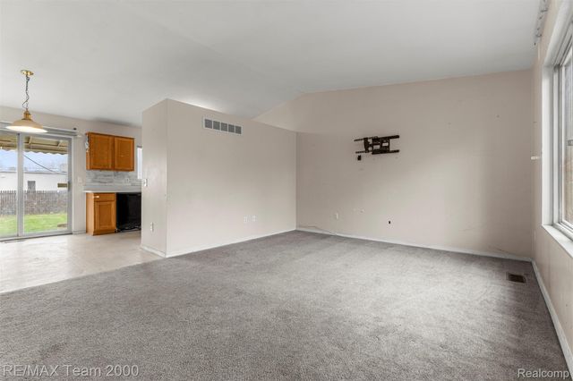 2714 Hallman Avenue, Waterford Charter Township, MI 48328