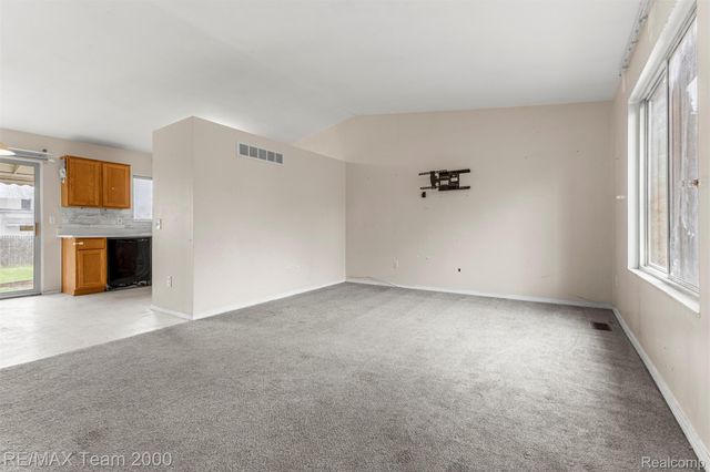 2714 Hallman Avenue, Waterford Charter Township, MI 48328