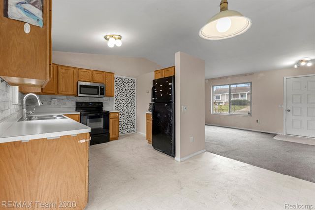 2714 Hallman Avenue, Waterford Charter Township, MI 48328