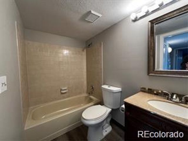 2575 S Syracuse Way M108, Denver, CO 80231