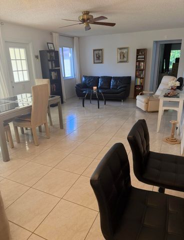 443 Pine Glen Lane C-2, Greenacres, FL 33463