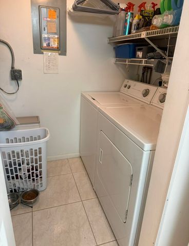 443 Pine Glen Lane C-2, Greenacres, FL 33463