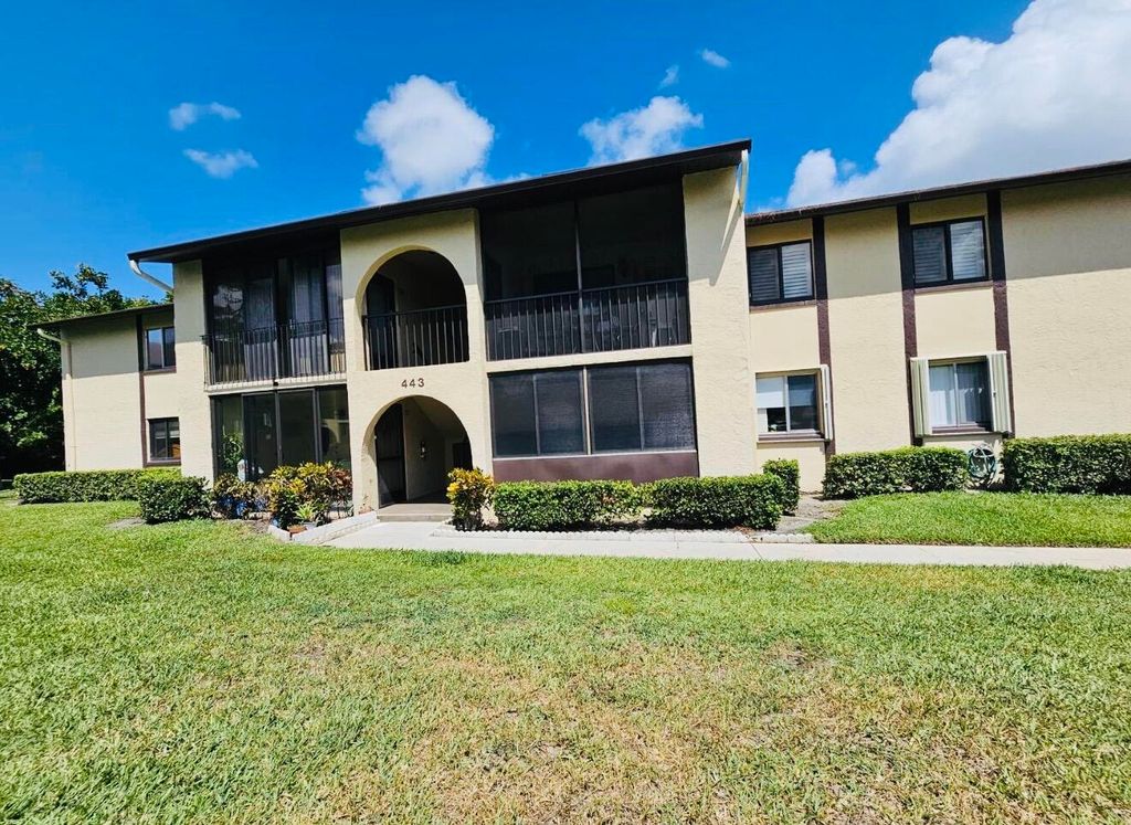 443 Pine Glen Lane C-2, Greenacres, FL 33463