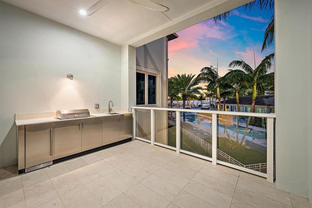 112 Water Club Court N, North Palm Beach, FL 33408