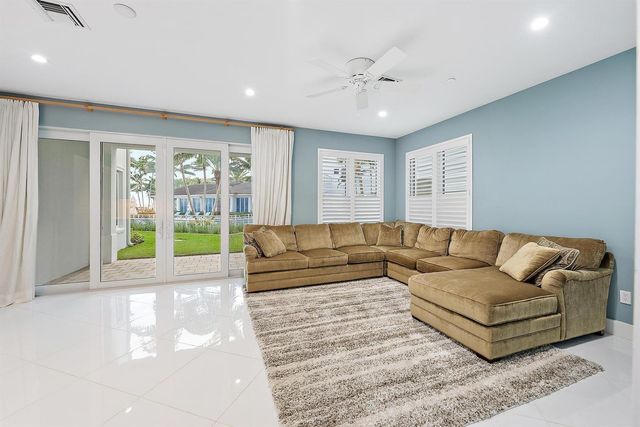 112 Water Club Court N, North Palm Beach, FL 33408
