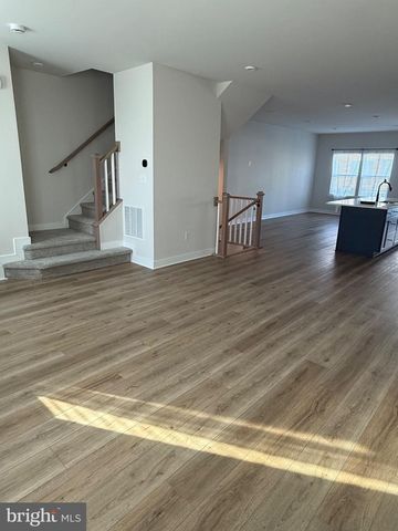 3 CINNAMON LN, Mount Laurel, NJ 08054