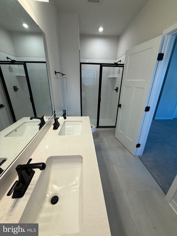 3 CINNAMON LN, Mount Laurel, NJ 08054