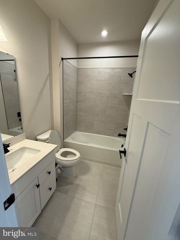 3 CINNAMON LN, Mount Laurel, NJ 08054