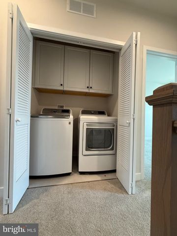 3 CINNAMON LN, Mount Laurel, NJ 08054