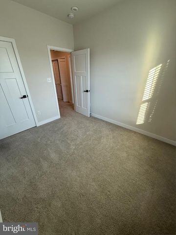 3 CINNAMON LN, Mount Laurel, NJ 08054