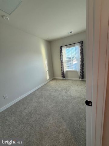 3 CINNAMON LN, Mount Laurel, NJ 08054