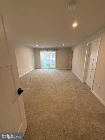 3 CINNAMON LN, Mount Laurel, NJ 08054