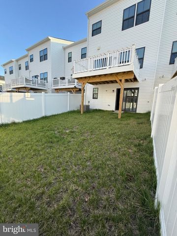 3 CINNAMON LN, Mount Laurel, NJ 08054