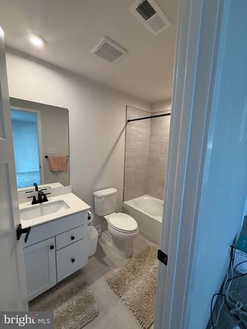 3 CINNAMON LN, Mount Laurel, NJ 08054