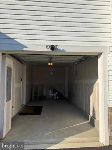 3 CINNAMON LN, Mount Laurel, NJ 08054