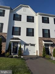 3 CINNAMON LN, Mount Laurel, NJ 08054