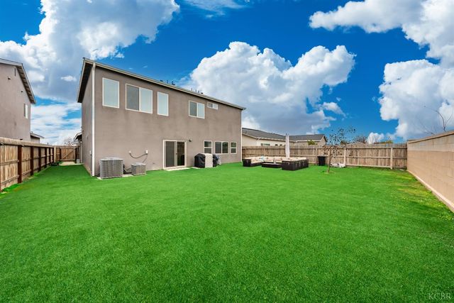2030 N Sherman Street, Hanford, CA 93230